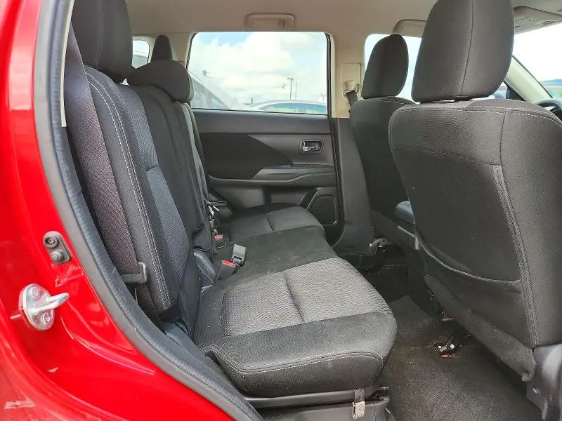 2018 MITSUBISHI OUTLANDER ES  
