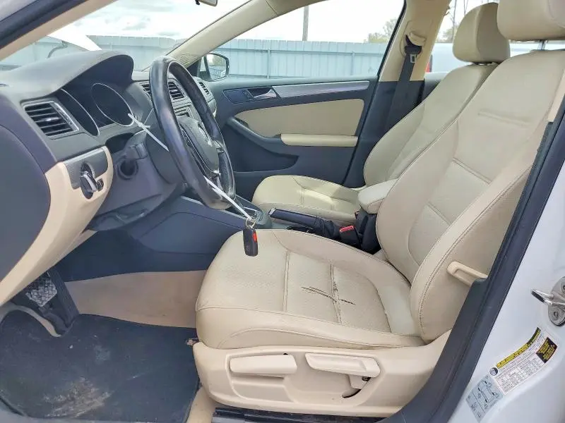 2016 VOLKSWAGEN JETTA SE  