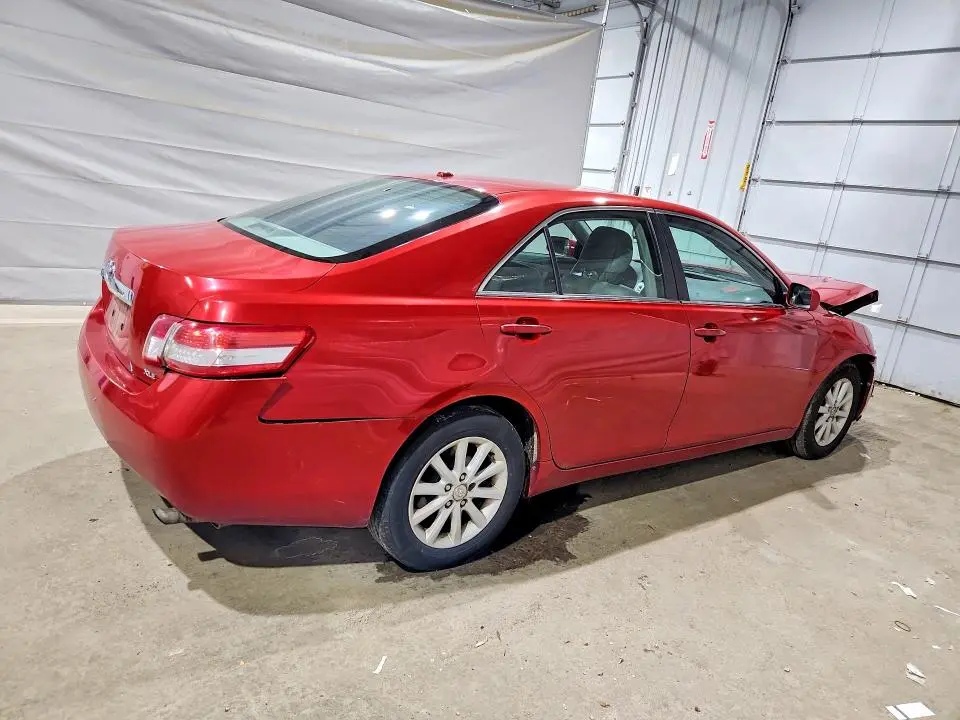 2010 TOYOTA CAMRY XLE  