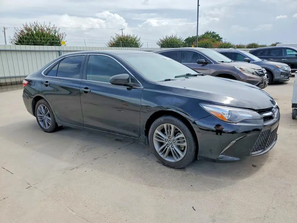 2017 TOYOTA CAMRY SE  