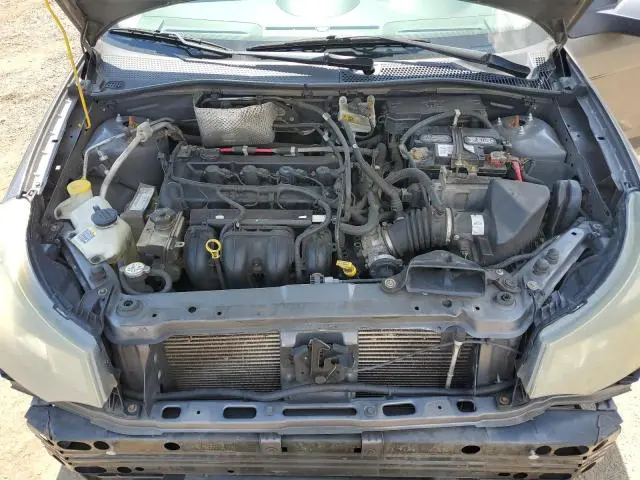 2010 FORD FOCUS SE  