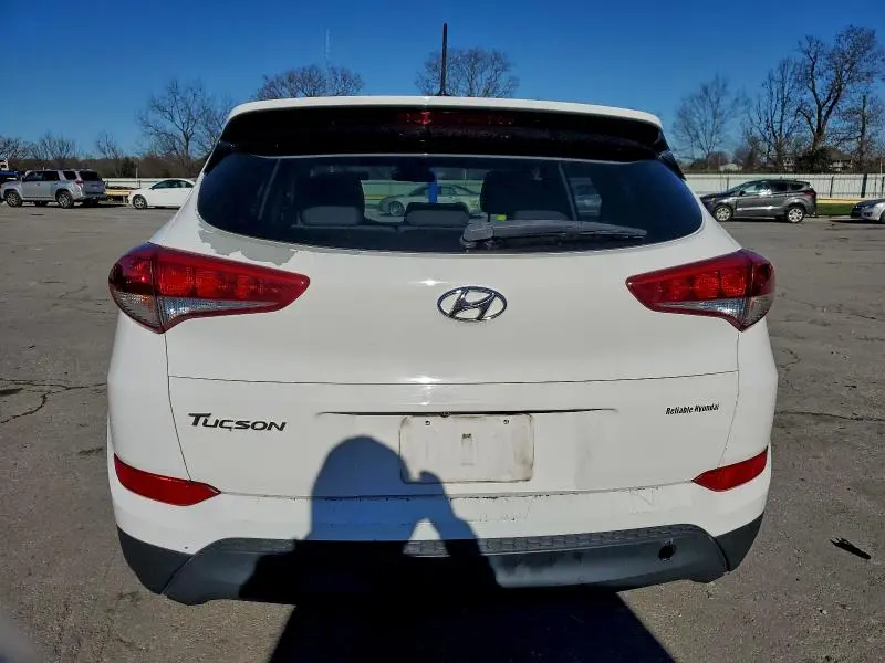 2016 HYUNDAI TUCSON SE  