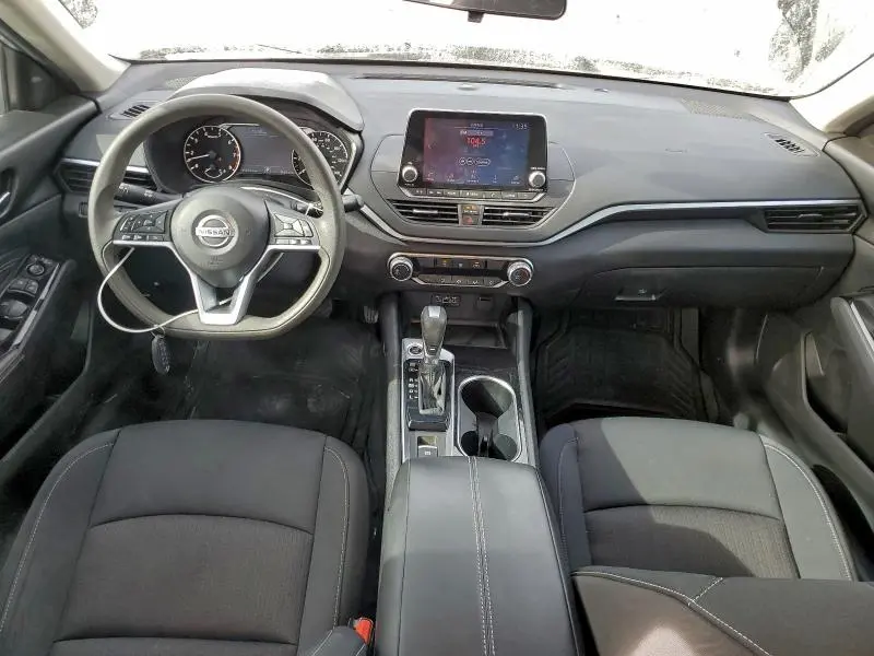 2021 NISSAN ALTIMA SV  