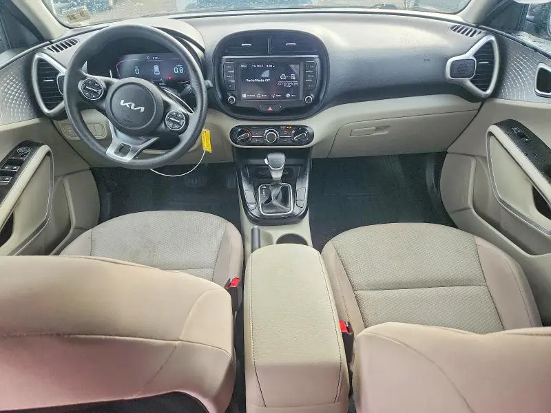 2023 KIA SOUL LX  