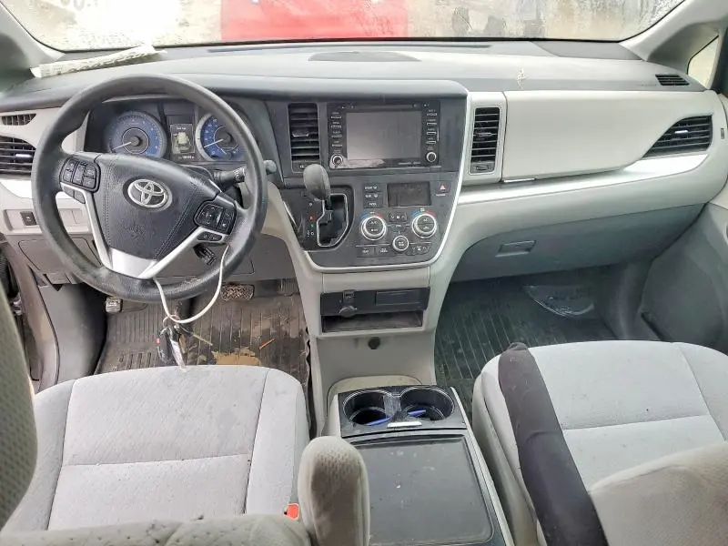 2020 TOYOTA SIENNA LE 8-PASSENGER  