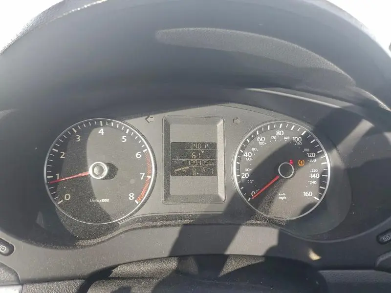 2013 VOLKSWAGEN JETTA SE  