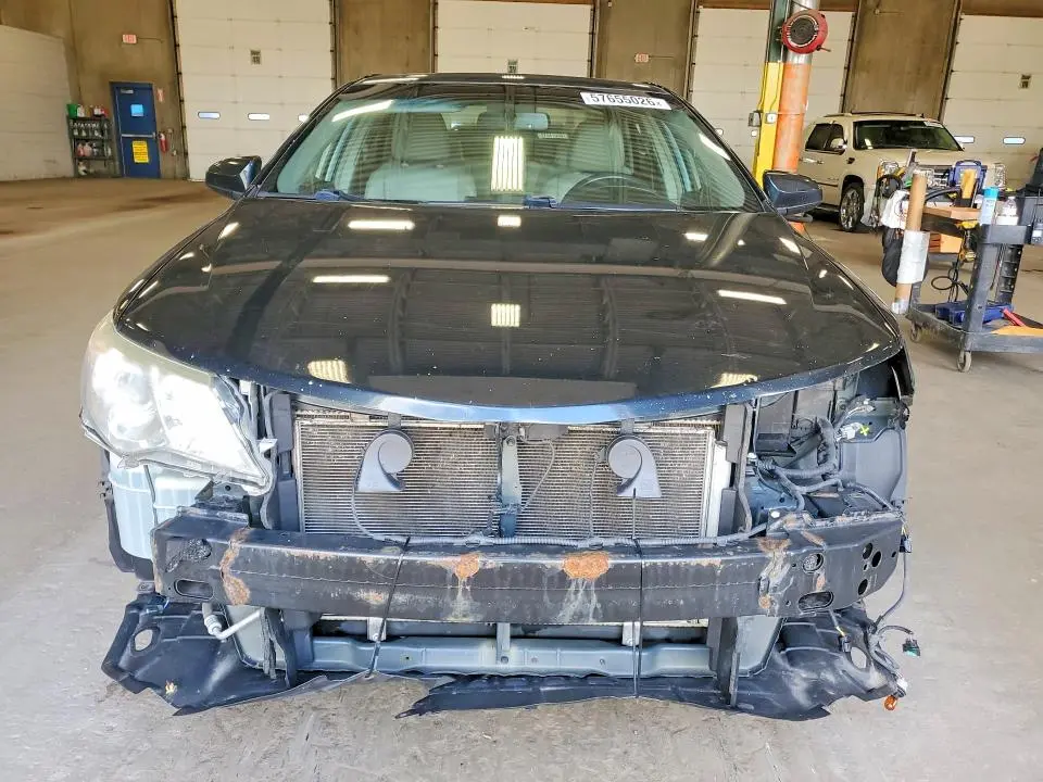 2014 TOYOTA CAMRY XLE  