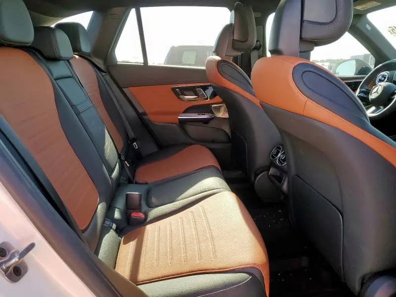 2025 MERCEDES-BENZ GLC 300  