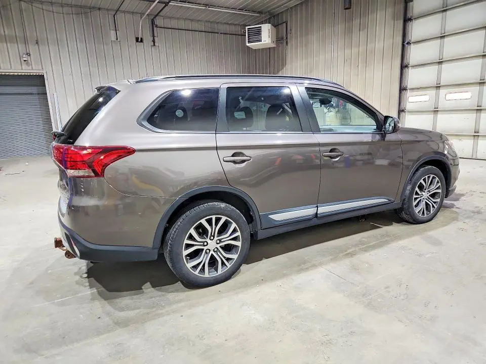 2016 MITSUBISHI OUTLANDER SE  