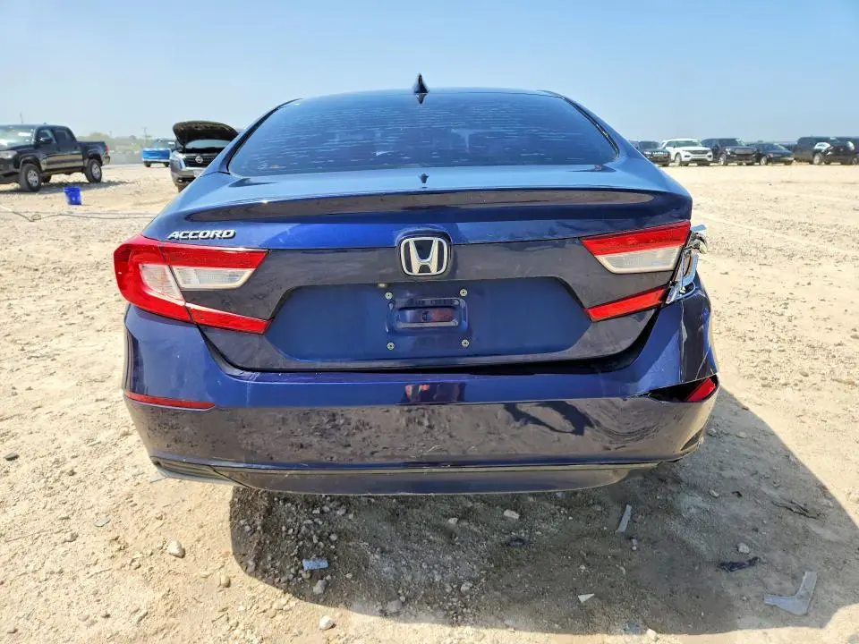 2018 HONDA ACCORD LX  