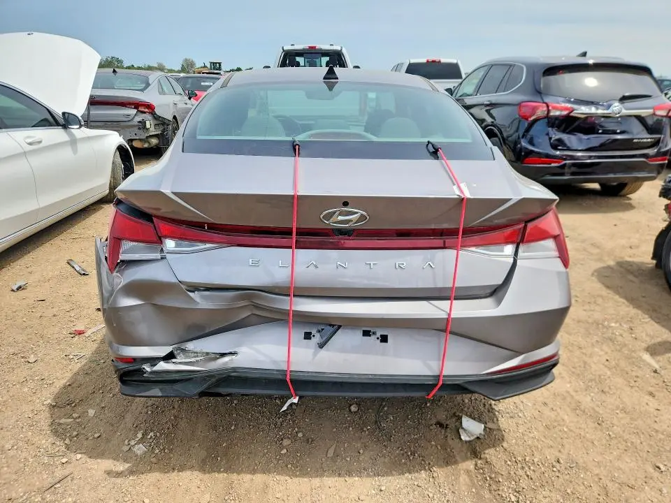 2022 HYUNDAI ELANTRA SEL  