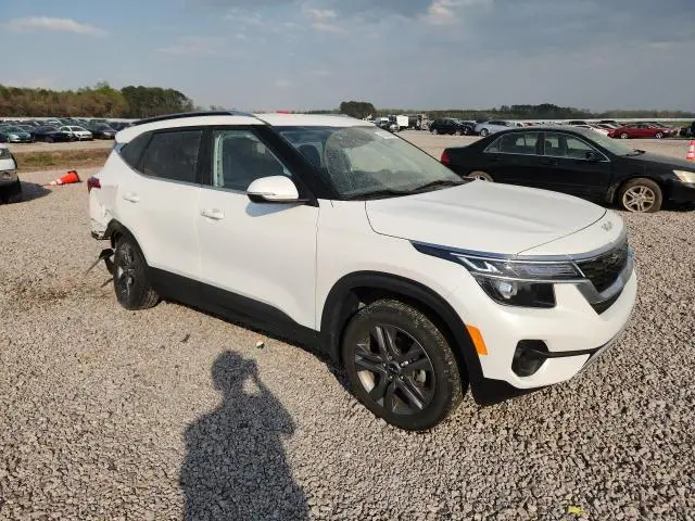 2023 KIA SELTOS S  