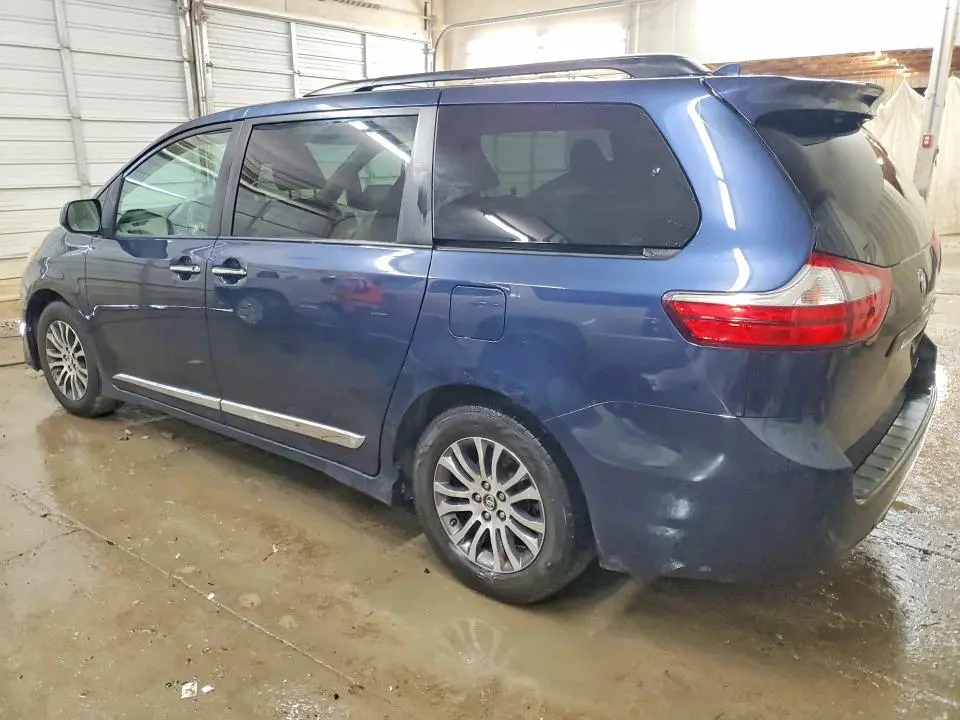 2019 TOYOTA SIENNA XLE PREMIUM 8-PASSENGER  