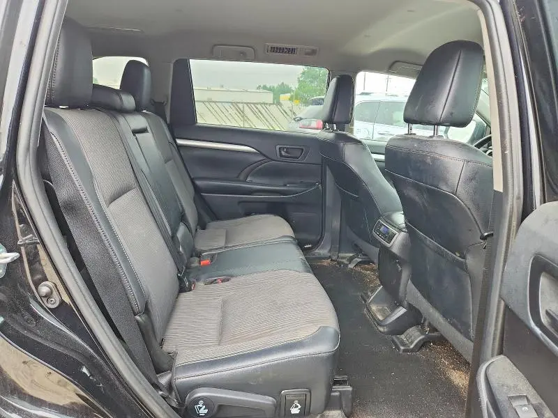 2019 TOYOTA HIGHLANDER LE PLUS  