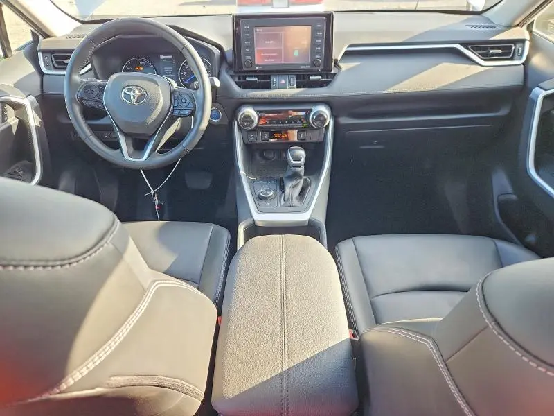 2022 TOYOTA RAV4 XLE PREMIUM  