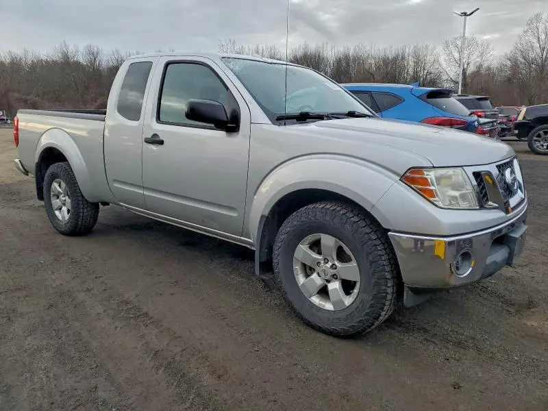 2011 NISSAN FRONTIER SV  