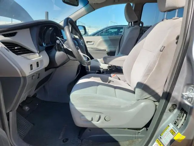 2017 TOYOTA SIENNA LE