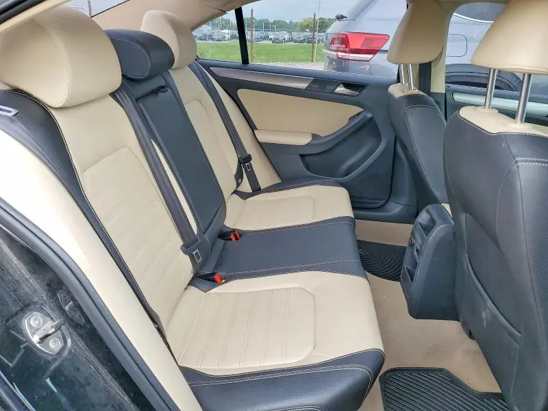 2012 VOLKSWAGEN JETTA SEL  