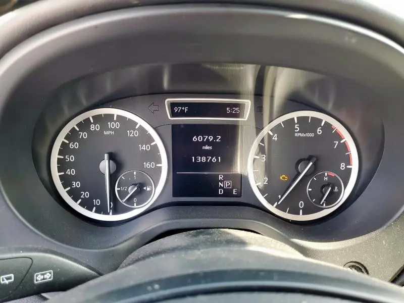2017 INFINITI QX30 BASE  