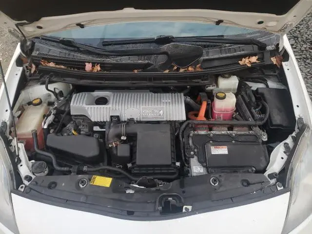 2013 TOYOTA PRIUS PLUG-IN   