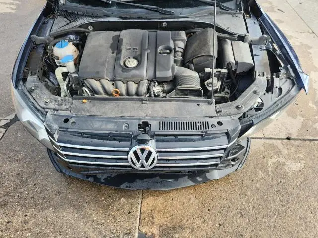 2013 VOLKSWAGEN PASSAT SE