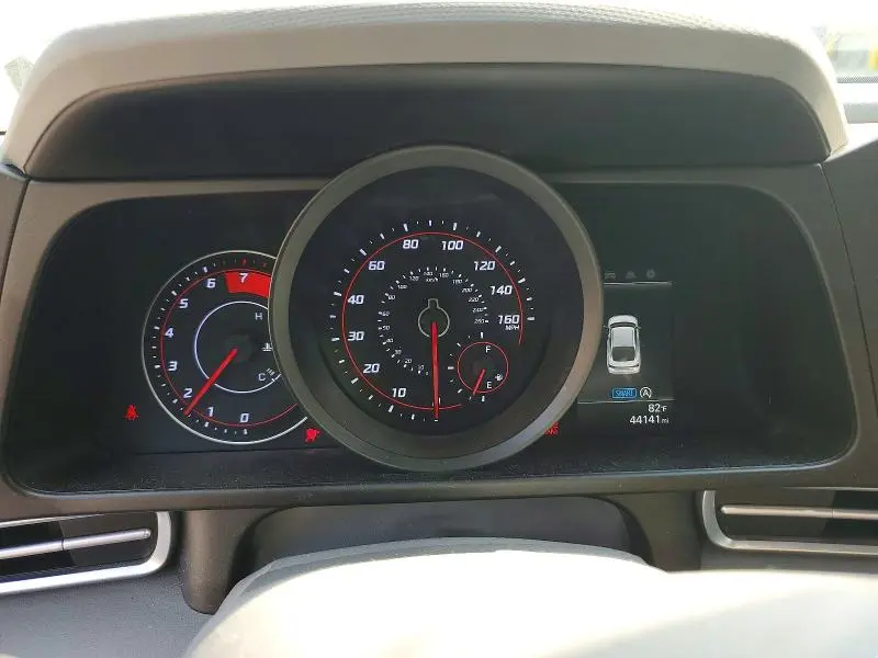 2023 HYUNDAI ELANTRA SE  