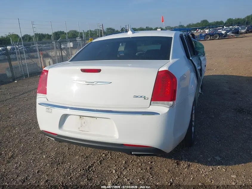 2016 CHRYSLER 300C  