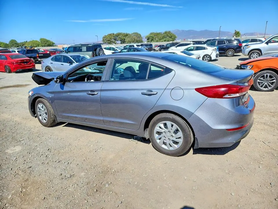 2018 HYUNDAI ELANTRA SE  
