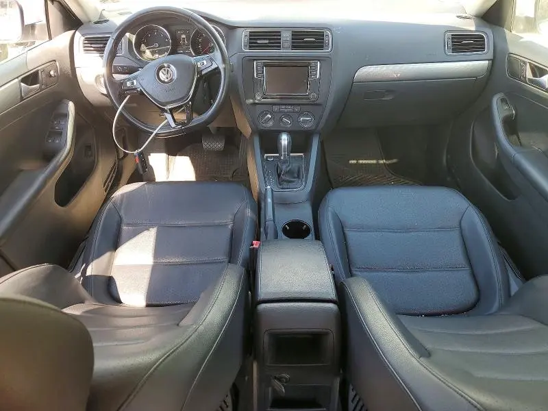 2017 VOLKSWAGEN JETTA SE  