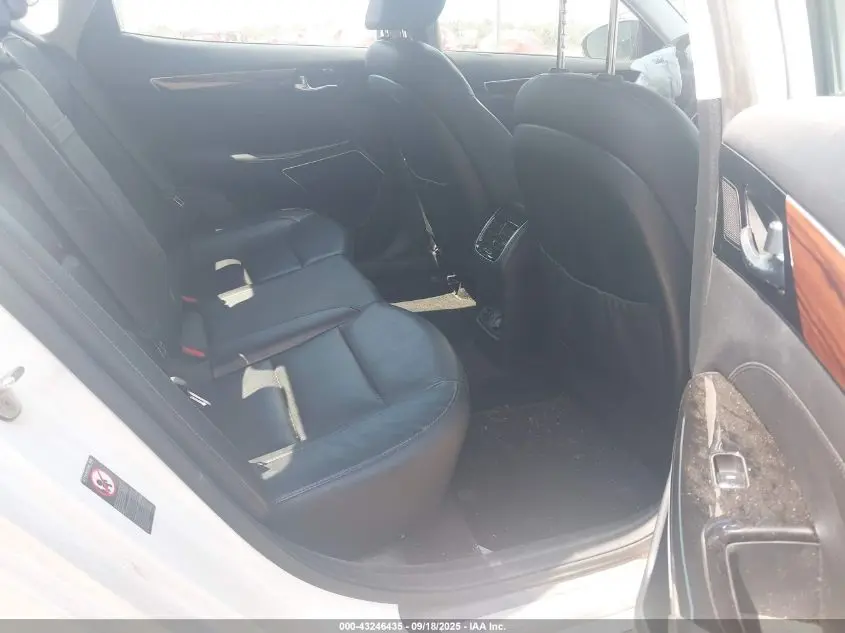 2017 KIA CADENZA PREMIUM