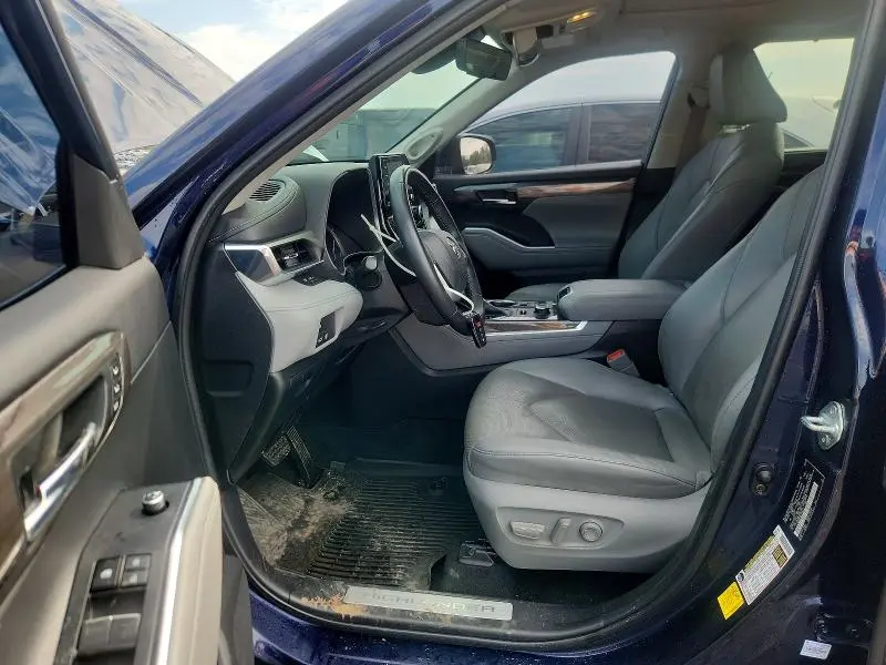 2022 TOYOTA HIGHLANDER LIMITED  