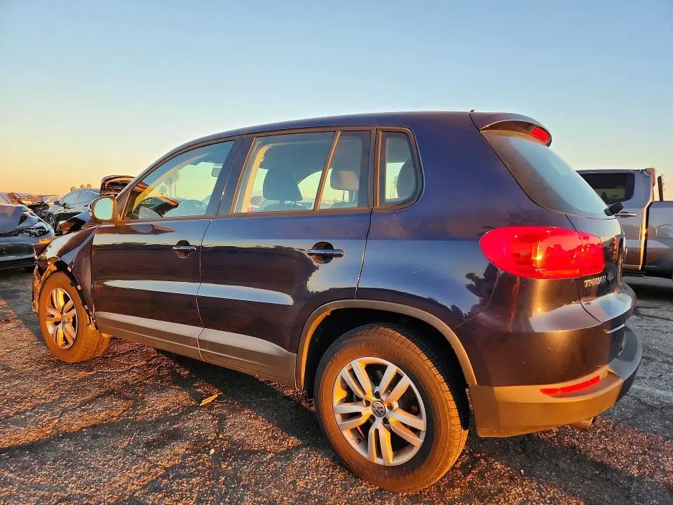 2013 VOLKSWAGEN TIGUAN S  