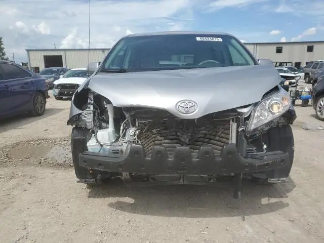2014 TOYOTA SIENNA LE  