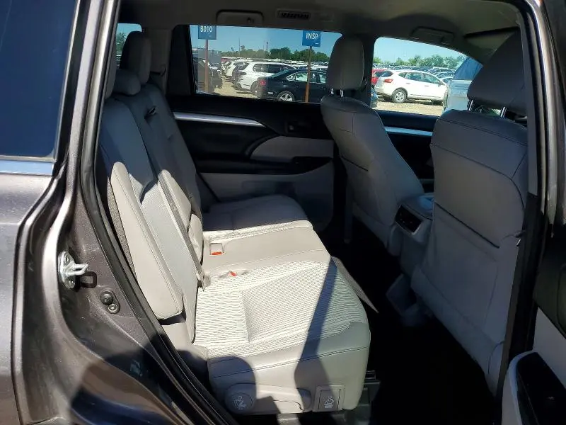 2015 TOYOTA HIGHLANDER LE PLUS  
