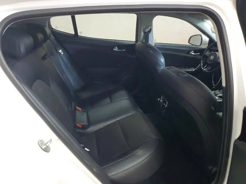 2018 KIA STINGER BASE  