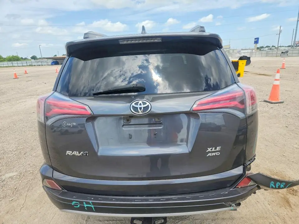 2017 TOYOTA RAV4 XLE  