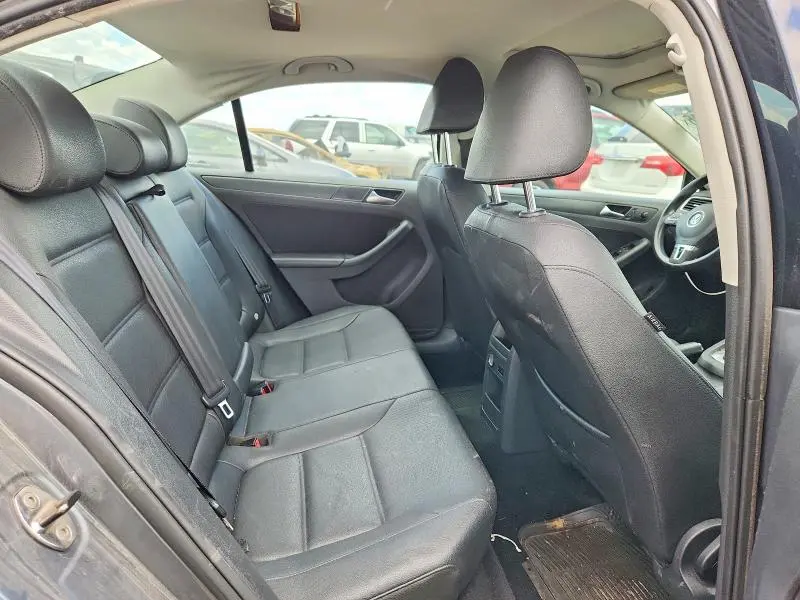 2012 VOLKSWAGEN JETTA SE  