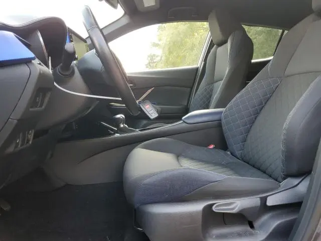 2021 TOYOTA C-HR XLE  