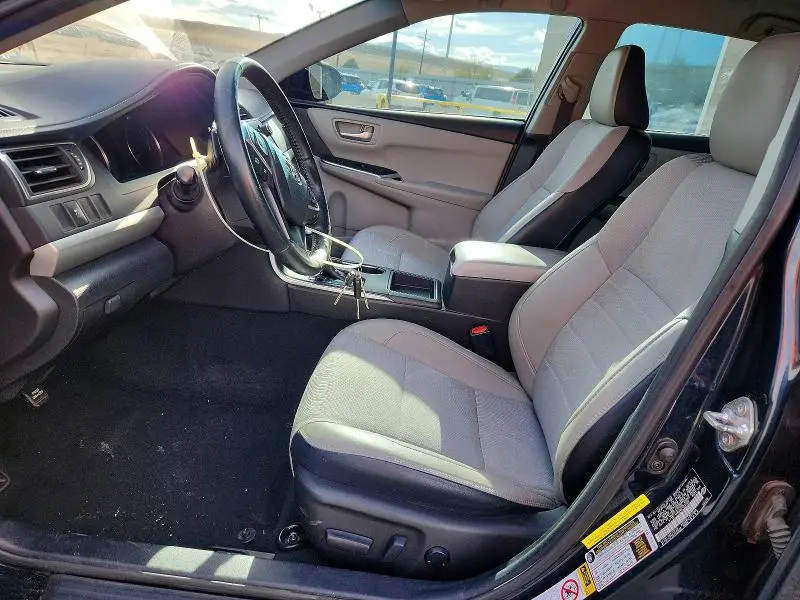 2016 TOYOTA CAMRY SE  