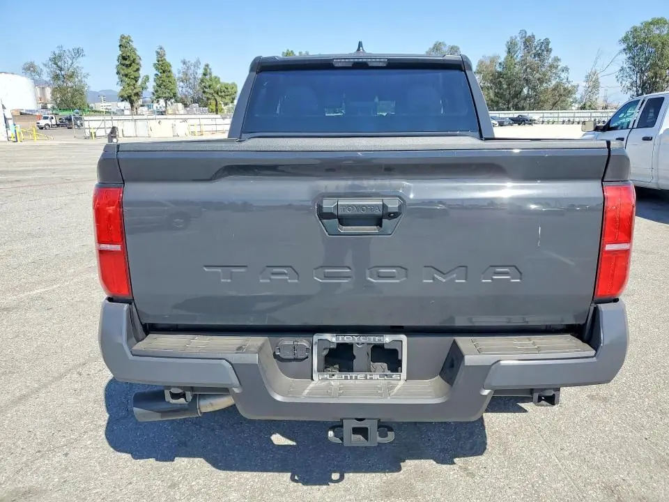 2025 TOYOTA TACOMA SR5  
