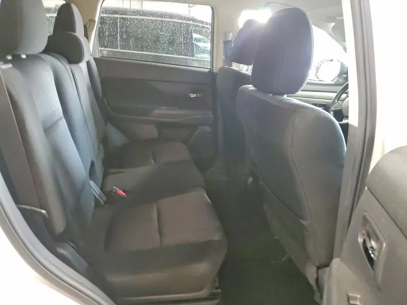 2014 MITSUBISHI OUTLANDER SE  