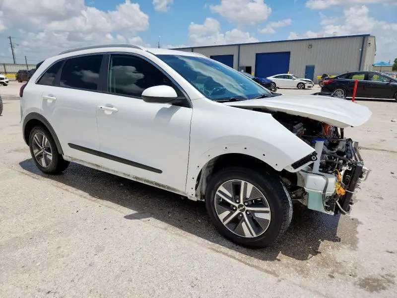 2022 KIA NIRO LX  