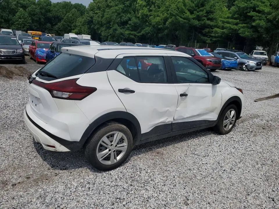 2024 NISSAN KICKS S  