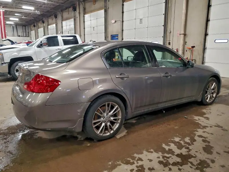 2011 INFINITI G37   