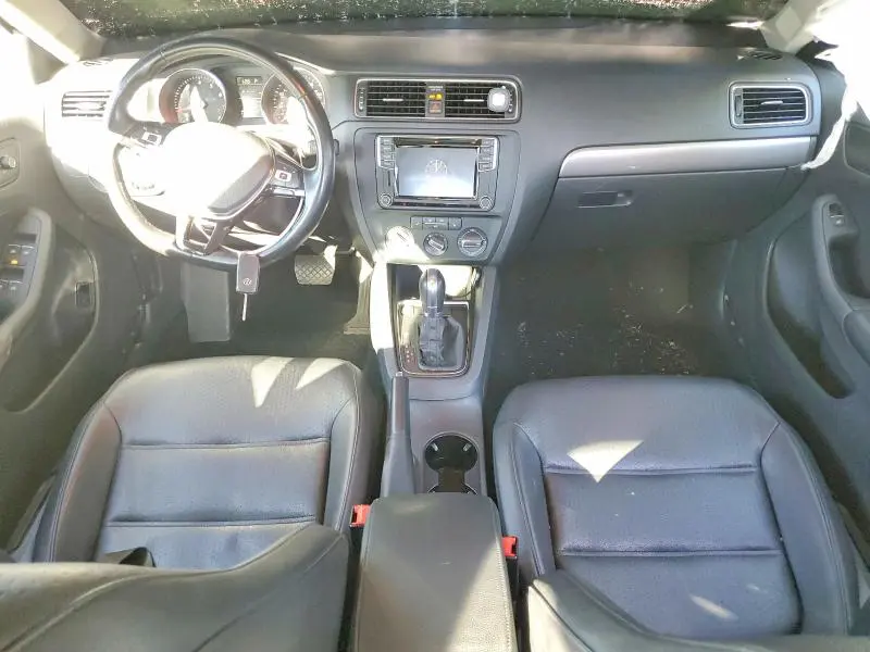 2016 VOLKSWAGEN JETTA SE  