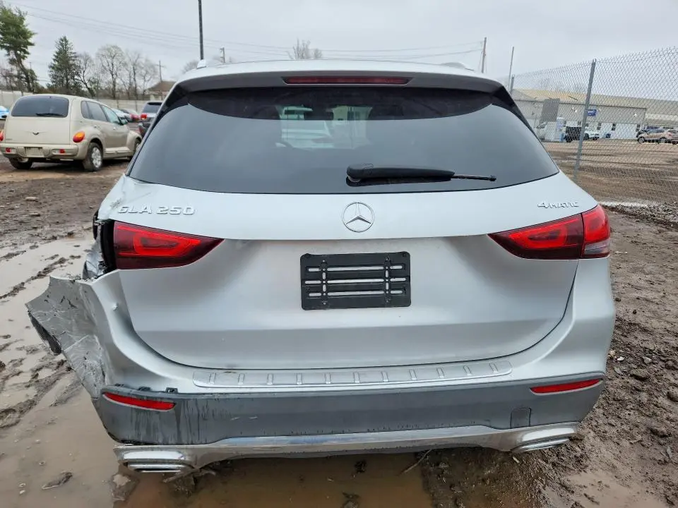 2021 MERCEDES-BENZ GLA 250 4MATIC  