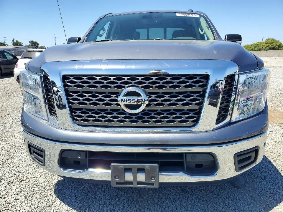 2018 NISSAN TITAN SV  