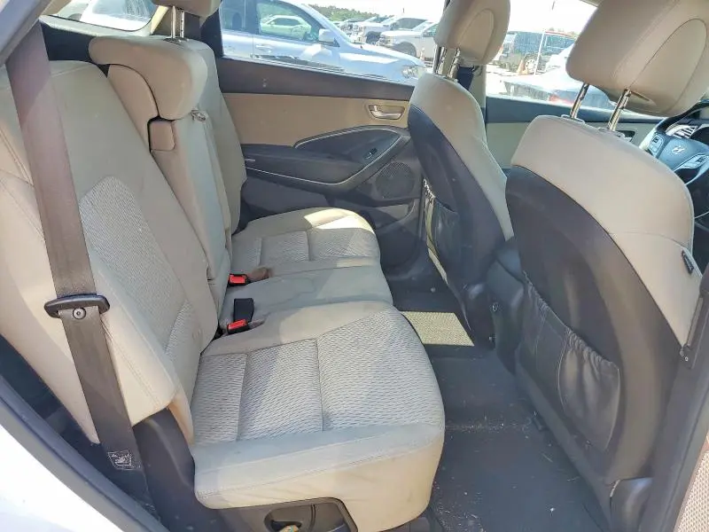 2017 HYUNDAI SANTA FE SE  