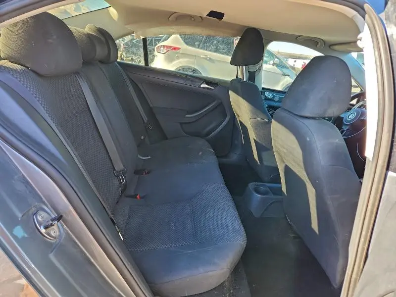 2011 VOLKSWAGEN JETTA BASE  