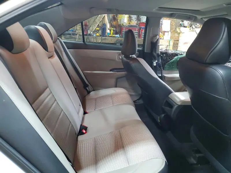 2015 TOYOTA CAMRY SE  